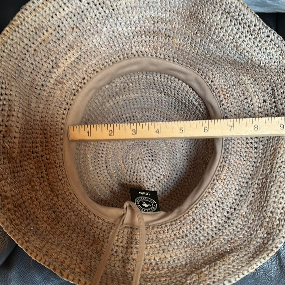 Straw Hat with Leopard Band - Picture 3 of 8